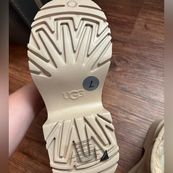 NWOT UGG Ultra Mini New Heights Boot - Picture 6 of 8